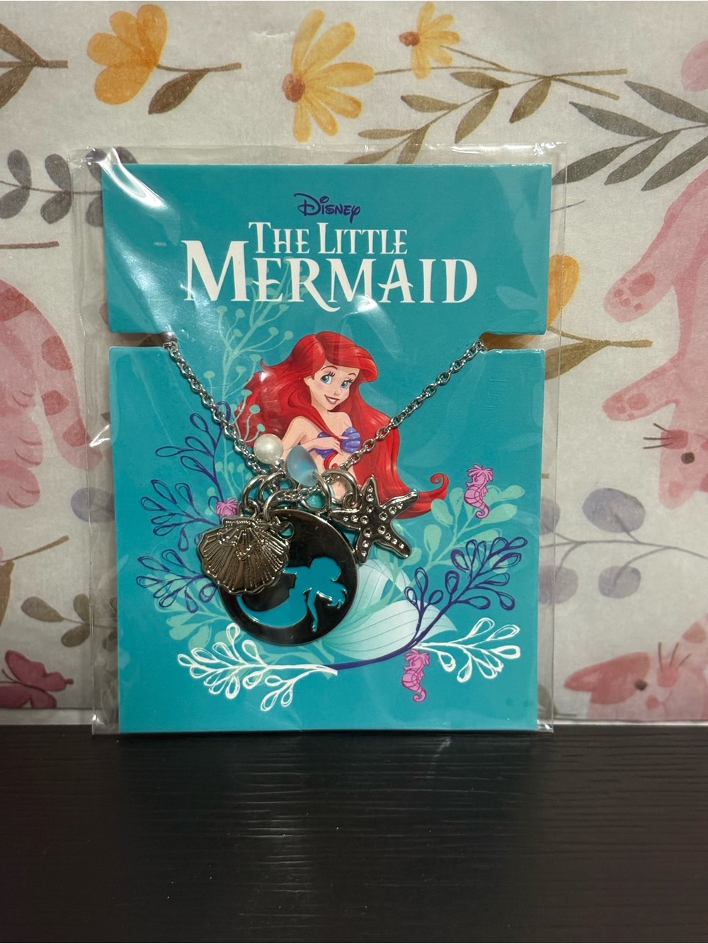 Disney The Little Mermaid Charm Necklace Sea shell star fish silver tone. New.